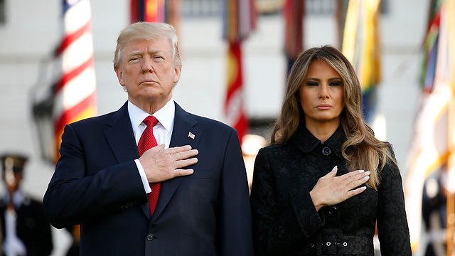 הזוג טראמפ בדקת הדומייה בבית הלבן (צילום: רויטרס) (צילום: רויטרס)
