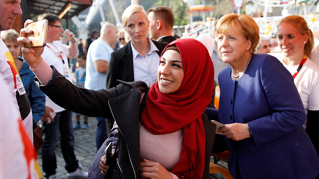 German Chancellor Angela Merkel out on the campaign trail (Photo: Reuters) (Photo: Reuters)