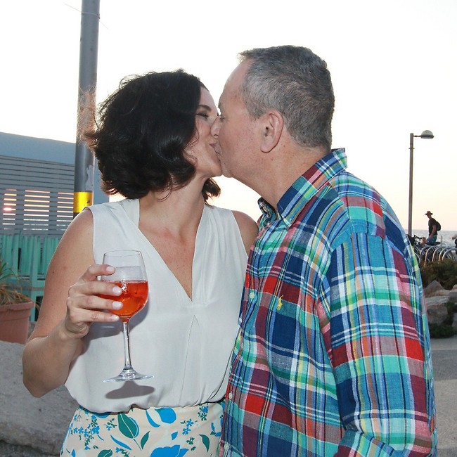 מזל טוב חמודים. שלמה בראבא ומעכשיו אשתו שמר גאון (צילום: ענת מוסברג) מזל טוב חמודים. שלמה בראבא ומעכשיו אשתו שמר גאון (צילום: ענת מוסברג)
