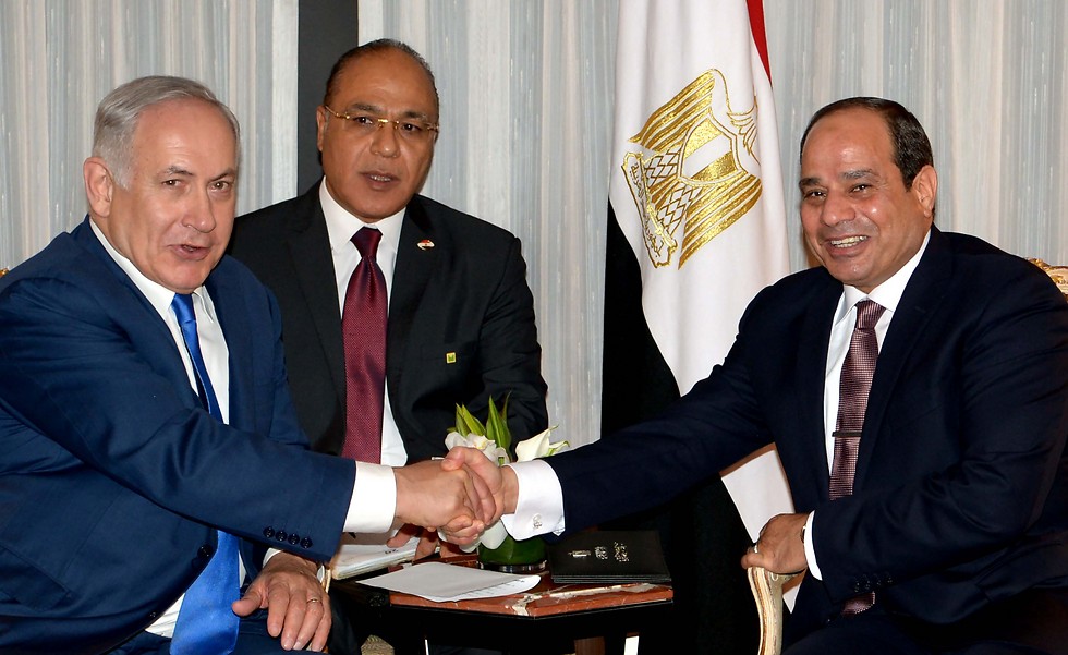 President Abdel Fattah al-Sisi with Prime Minister Benjamin Netanyahu (Photo: Avi Ohayon/GPO)