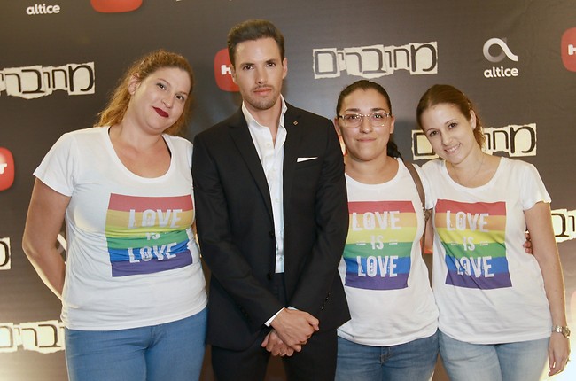 ממשיך להילחם ולהעביר את המסרים של בעלו (צילום: ענת מוסברג) ממשיך להילחם ולהעביר את המסרים של בעלו (צילום: ענת מוסברג)