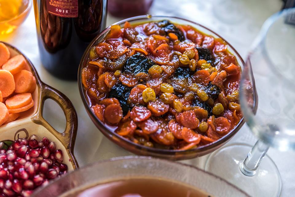 Цимес из сухофруктов и моркови - одно из старинных блюд ашкеназских евреев. Фото: Макс Шамота