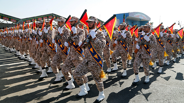 The Iranian Revolutionary Guards. Took the conservatives' side (Photo: EPA)