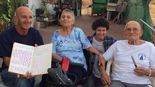 Pearl (L) and the parents of Omri Atzmon (Photo: IDF)