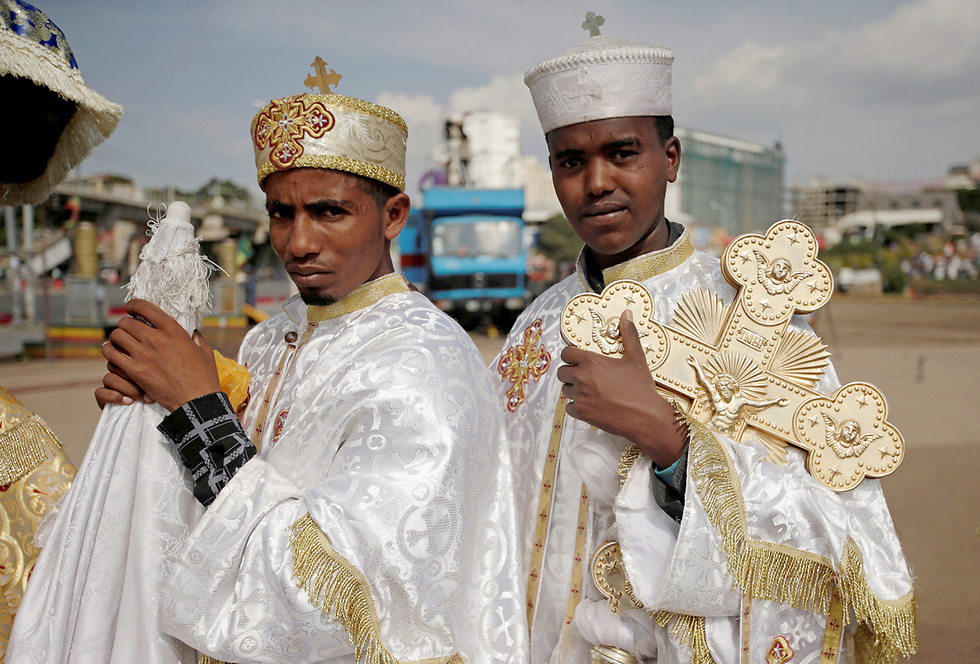 טקס בכיכר מסקל באדיס אבבה, אתיופיה, לציון גילוי הצלב האמיתי שבו נצלב ישו הנוצרי (צילום: רויטרס) (צילום: רויטרס)