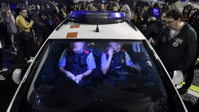 ניידת משטרה בברצלונה (צילום: AFP) (צילום: AFP)