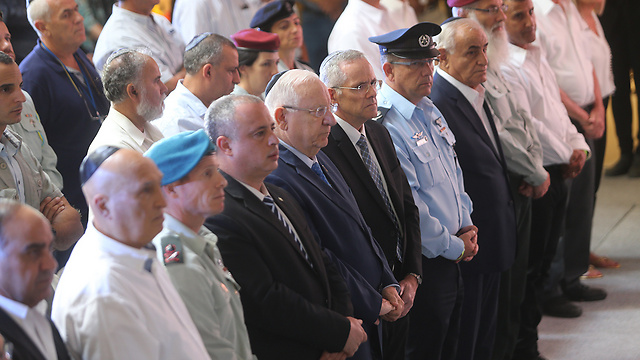 President Rivlin at the Yom Kippur memorial (Photo: Alex Kolomoisky)