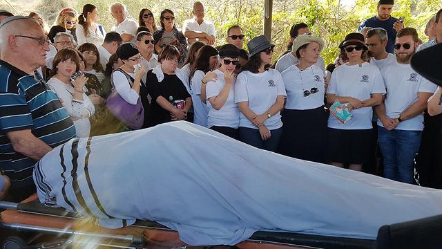 הלווייתו של ראובן שמרלינג, היום (צילום: יובל חן) (צילום: יובל חן)