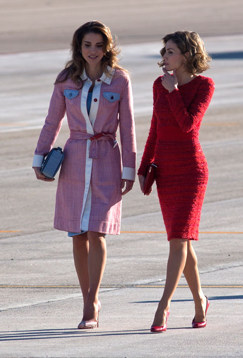 פגישה מלכותית: מלכת ספרד לטיסיה ומלכת ירדן ראניה (צילום: AP)