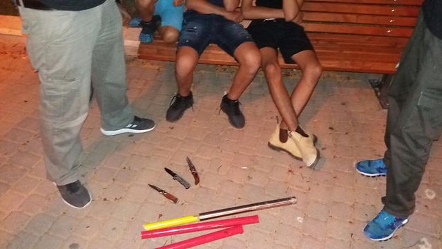 Weapons found on Ashkelon teens (Photo: Police Spokesperson's Unit)