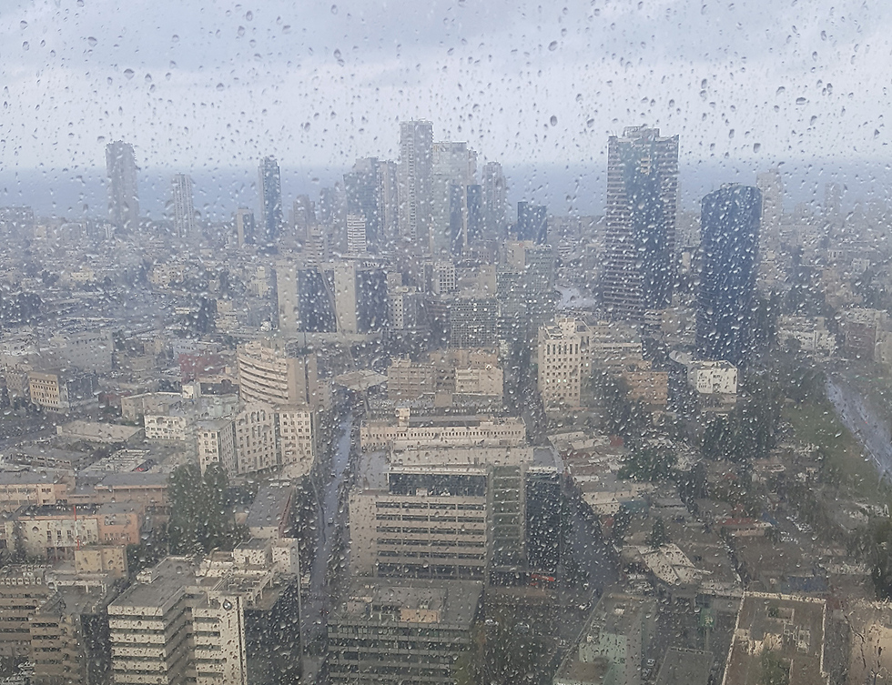 גשום בתל אביב (צילום: שמעון בן ישי) (צילום: שמעון בן ישי)