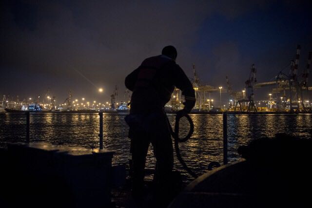 A crewman aboard a Navy ship across from the port of Ashdod (Photo: IDF Spokesperson's Unit)