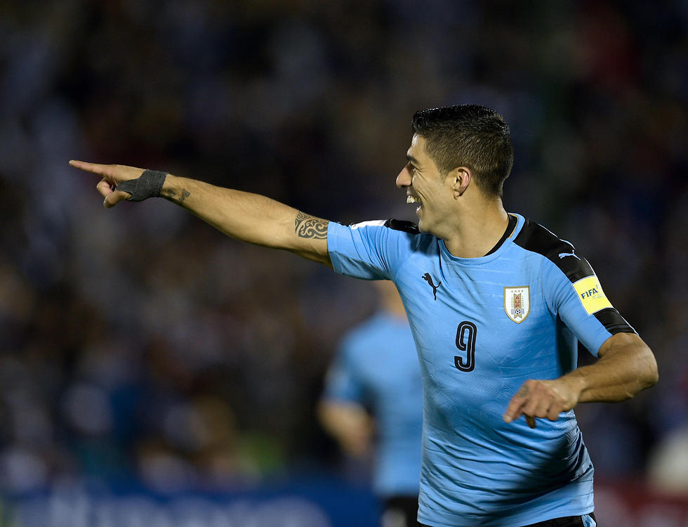 סוארס ואורוגוואי טובים יותר מהיריבות בבית (צילום: AFP) (צילום: AFP)