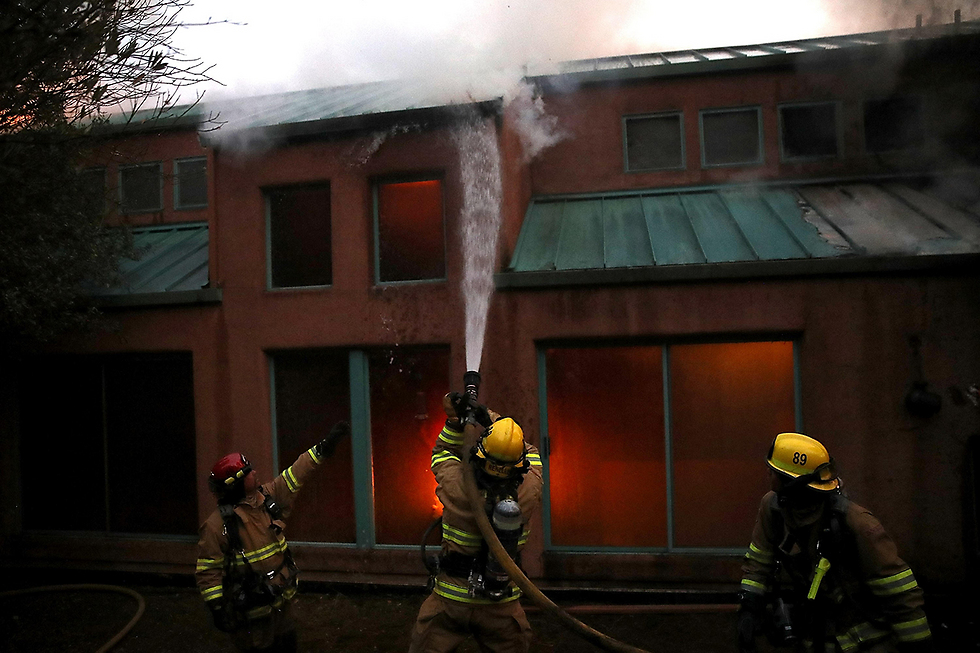 Тушение пожара. Фото: AFP