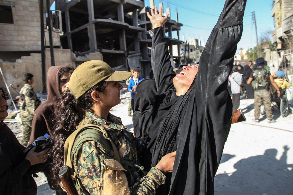 Raqqa resident escapes into arms of Kurdish Peshmerga fighter