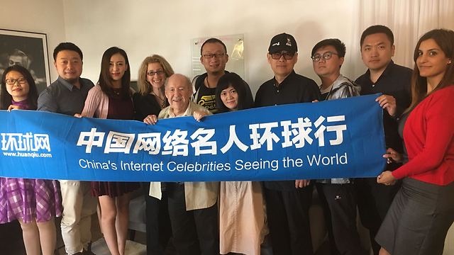 The members of the Chinese bloggers' delegation and Perel