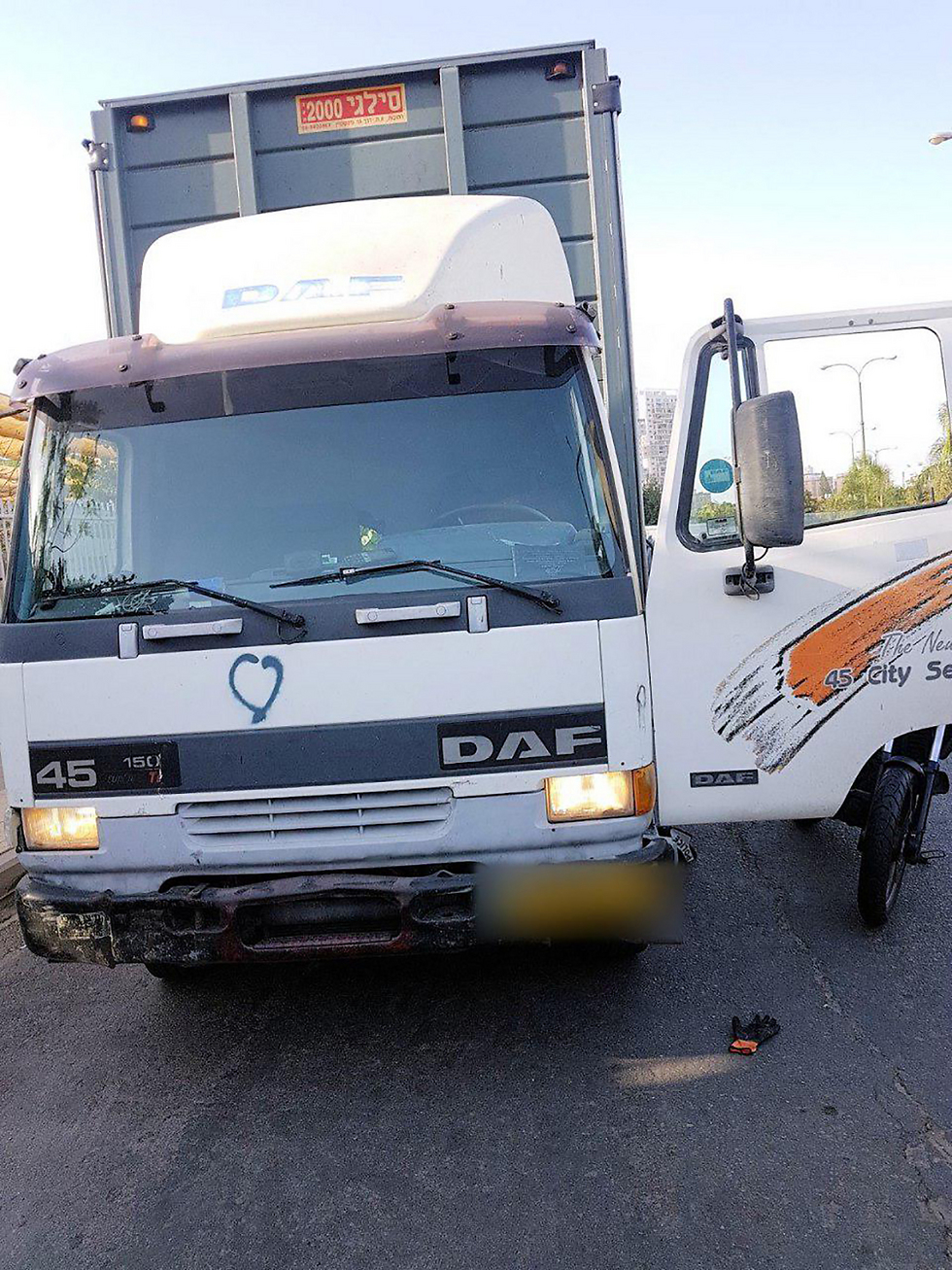 Truck stolen for car-ramming attack (Photo: Israel Police)