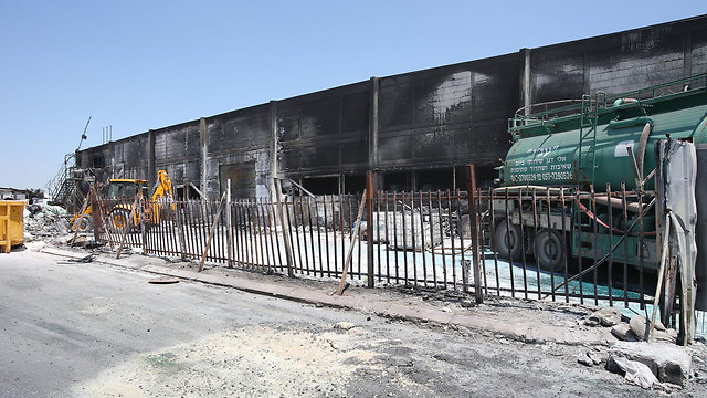 מפעל "דנבר" שנשרף. ארכיון (צילום: שאול גולן) (צילום: שאול גולן)
