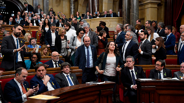 Парламент Каталонии. Фото: AFP