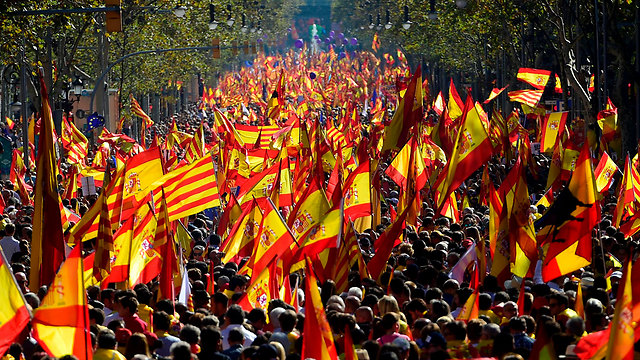 על רקע המשבר, מדריד תנסה לשדר "עסקים כרגיל" (צילום: AFP) (צילום: AFP)