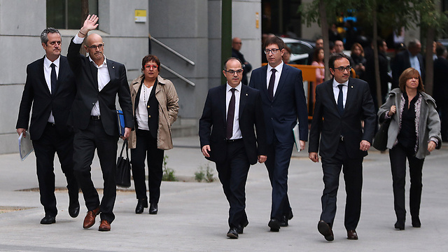 שרים בממשלת קטלוניה המודחת, היום במדריד (צילום: רויטרס) (צילום: רויטרס)