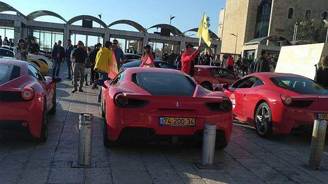 Ferrari у Стены плача. Фото: Ха-Скупим