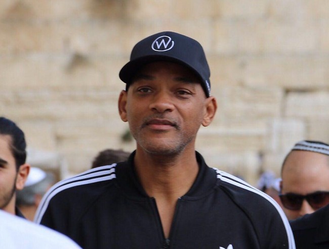 וויל סמית' בכותל המערבי (באדיבות הקרן למורשת הכותל) וויל סמית' בכותל המערבי (באדיבות הקרן למורשת הכותל)