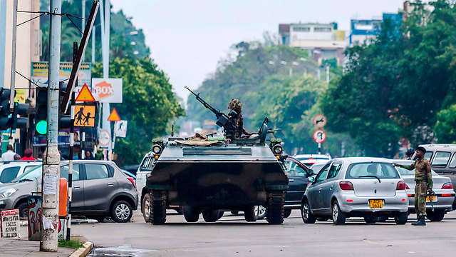 הצבא בבירה, אתמול (צילום: AFP) (צילום: AFP)