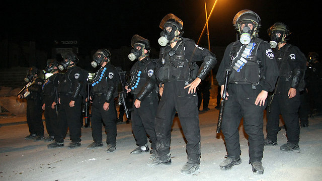 Riot police rushed to the site following growing unrest among Rahat locals (Photo: Roee Idan)