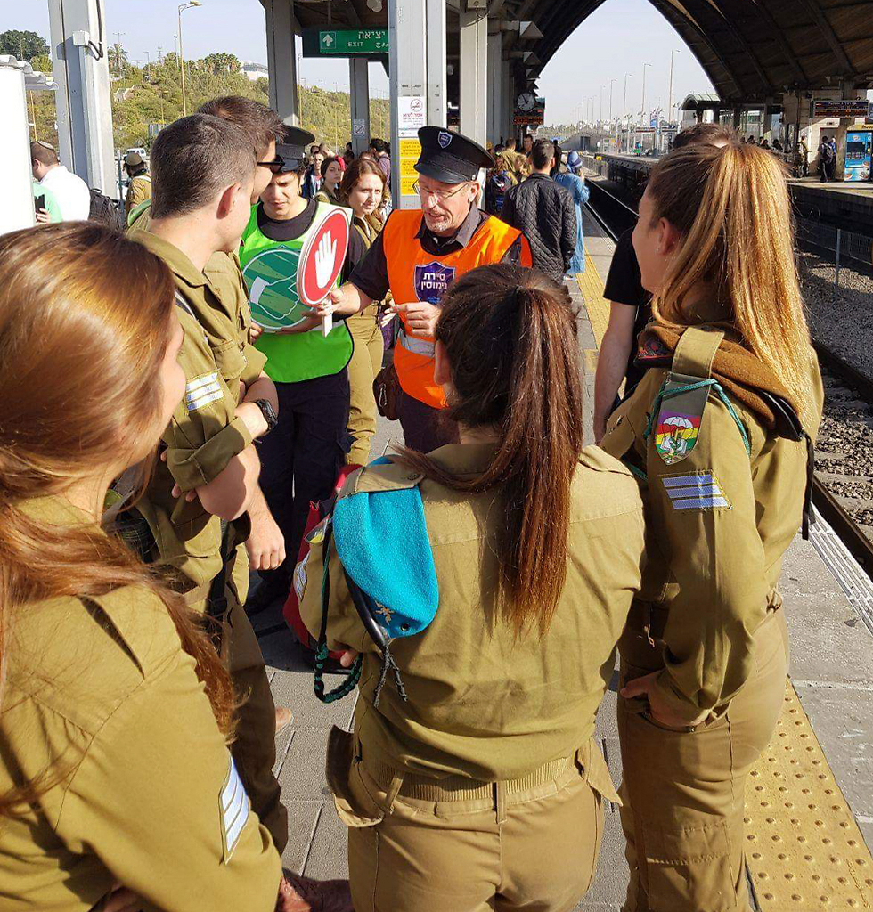 סיירת הנימוסין בפעולה (באדיבות רכבת ישראל) (באדיבות רכבת ישראל)