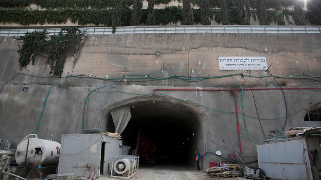 פתח הכניסה למנהרות (צילום: EPA) (צילום: EPA)
