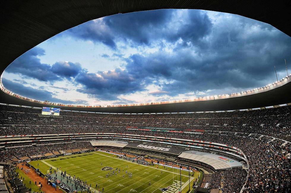 גם במקסיקו סיטי אוהבים פוטבול (צילום: AFP) (צילום: AFP)