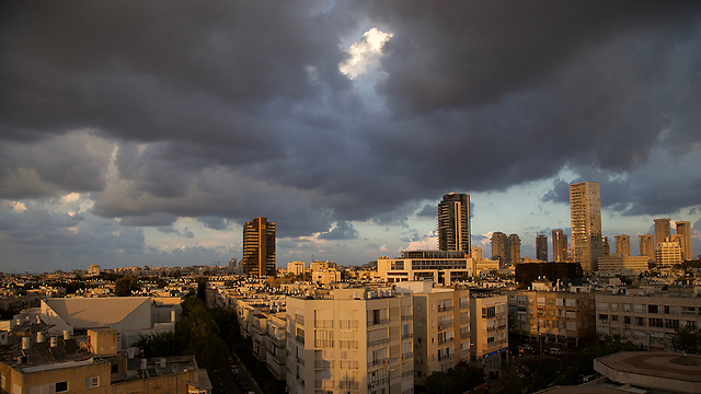 Тель-Авив в ожидании дождя. Фото: Мая Шекель