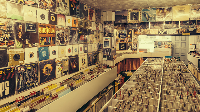 חנות תקליטים בצ'סטר, אנגליה (צילום: שאטרסטוק) (צילום: שאטרסטוק)