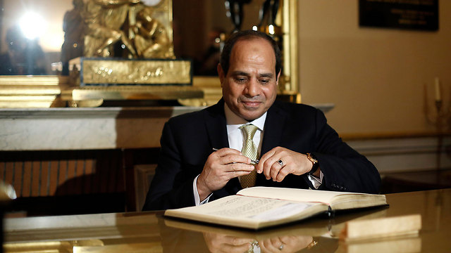 מודאג מהתופעה. נשיא מצרים עבד אל-פתאח א-סיסי (צילום: AP) (צילום: AP)