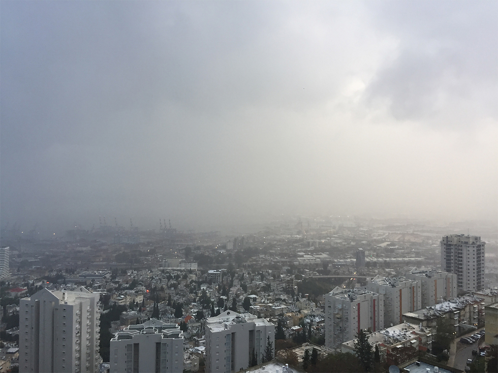 מזג אוויר חורפי בחיפה, הבוקר (צילום: אודי בוך ) (צילום: אודי בוך )