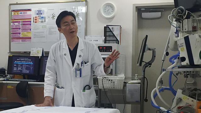 הרופא המנתח, לי קוק ג'ונג (צילום: רויטרס) (צילום: רויטרס)