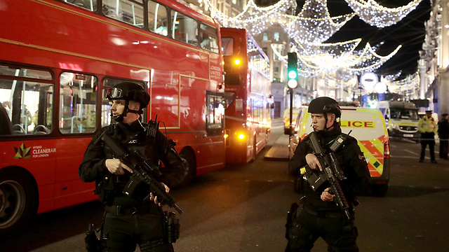 שוטרים בלונדון (צילום: רויטרס) (צילום: רויטרס)
