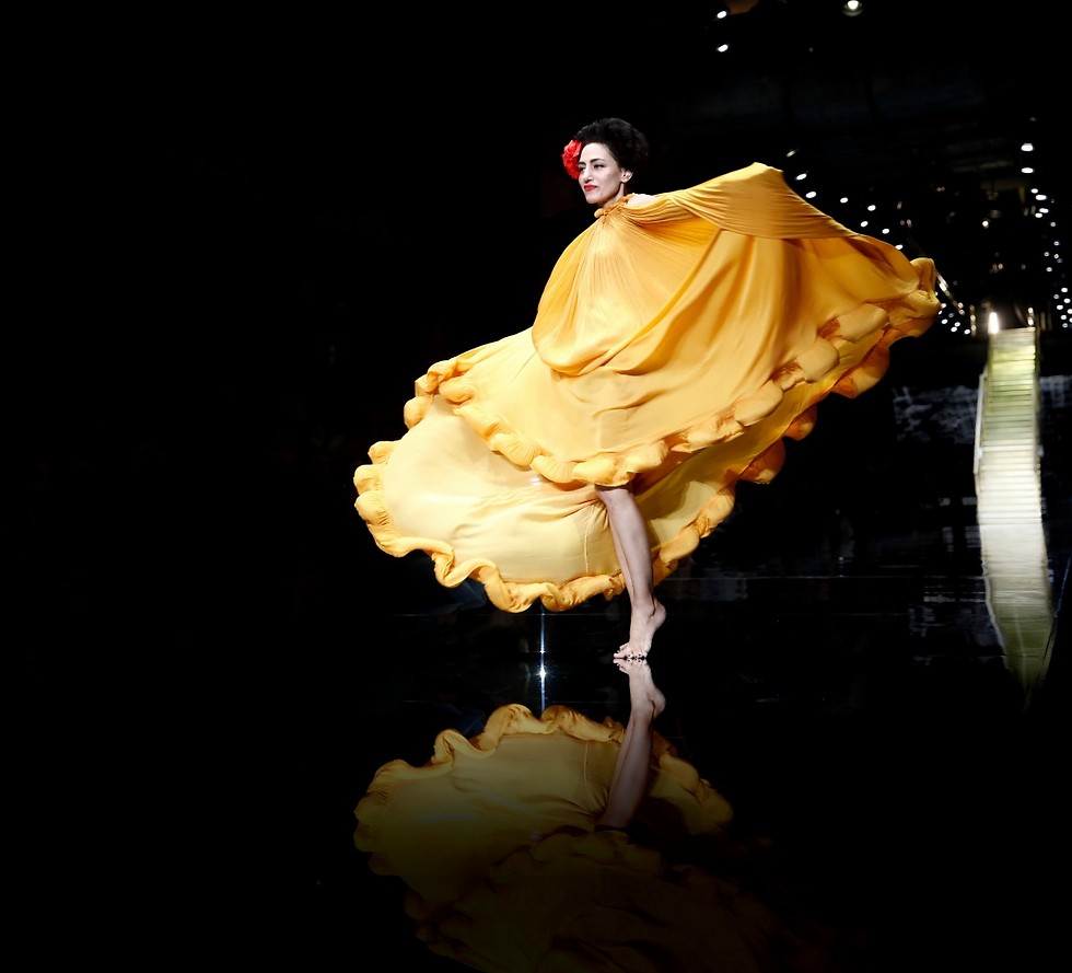 אלקבץ בשמלה בעיצוב אלבר אלבז בשבוע האופנה גינדי 2015 (צילום: גיל חיון, 2015) (צילום: גיל חיון, 2015)