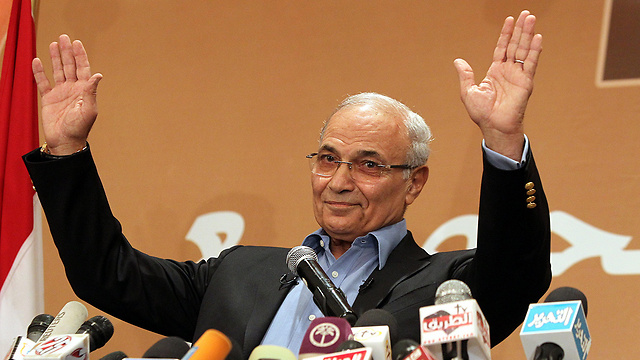 היה בעל הסיכויים הטובים ביותר לנצח את א-סיסי. ראש ממשלת מצרים לשעבר אחמד שפיק (צילום: EPA) (צילום: EPA)