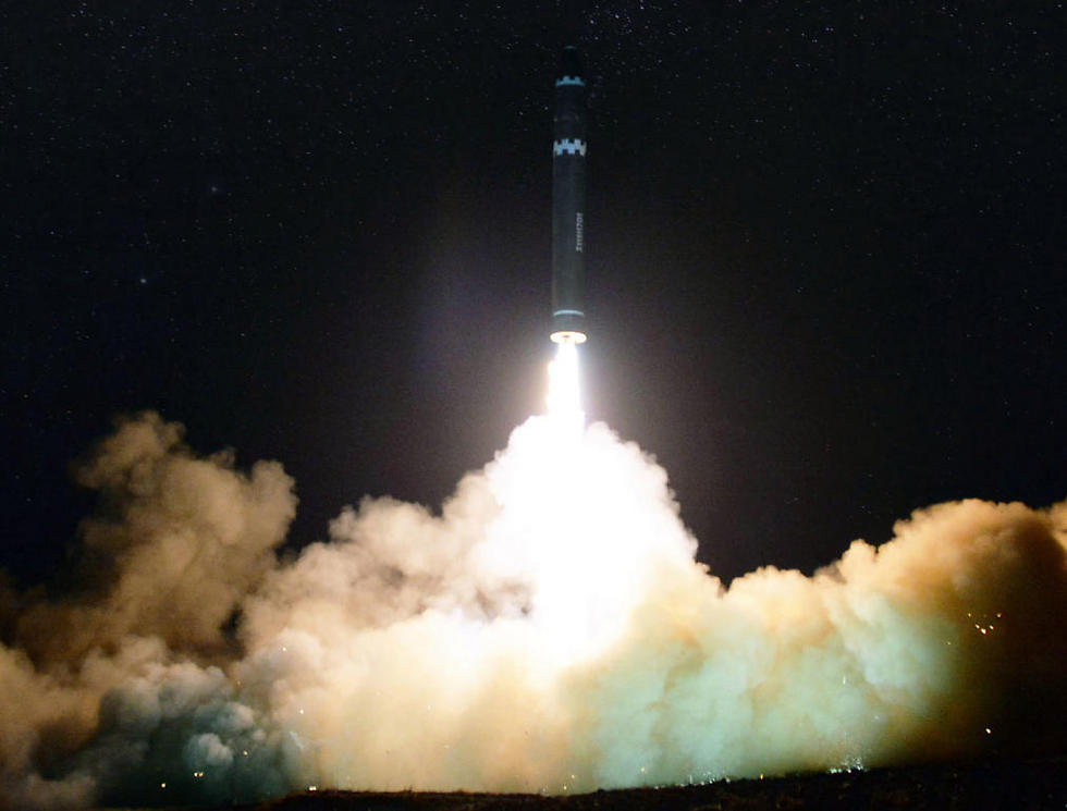שיגור הטיל הבליסטי האחרון של צפון קוריאה (צילום: AP) (צילום: AP)