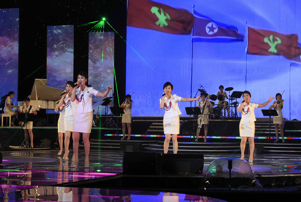 "מורנבונג", להקת הבנות של קים ג'ונג און (צילום: AP) (צילום: AP)