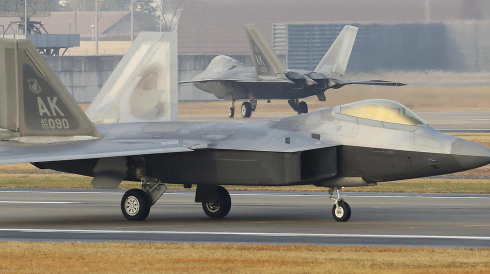 התרגיל המשותף הגדול ביותר אי פעם. מטוסי F-22 אמריקניים בדרום קוריאה (צילום: AP) (צילום: AP)