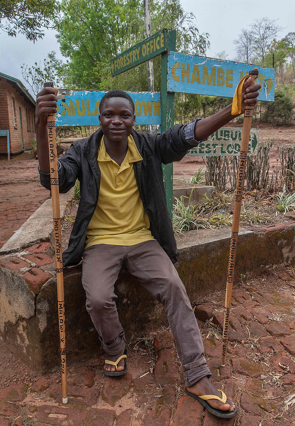 אריק יוהאנה, מדריך תיירים. "גוועים ברעב בגלל שמועות" (צילום: AFP) (צילום: AFP)