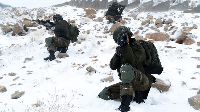 חיילים מתאמנים בשלג (צילום: דובר צה"ל) (צילום: דובר צה
