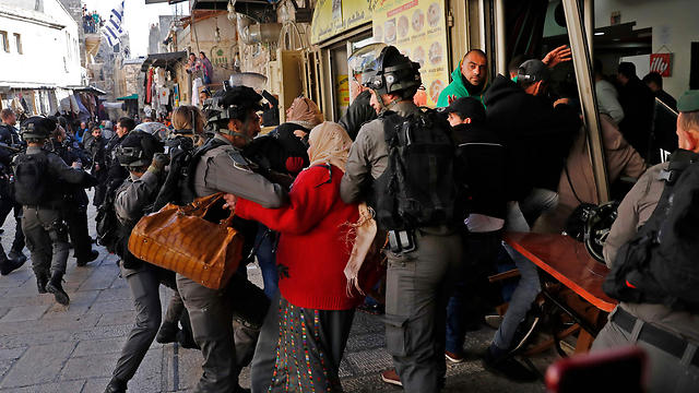 עימותים בעיר העתיקה בירושלים (צילום: AFP) (צילום: AFP)