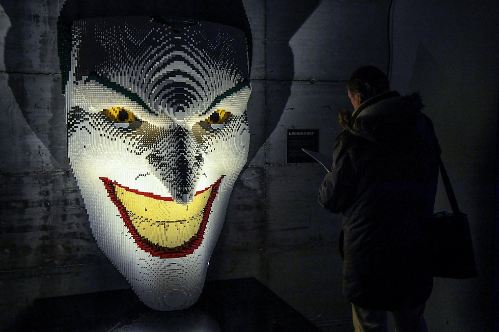 דמותו של הג'וקר מ"באטמן" בתערוכת לגו ברומא (צילום: EPA) (צילום: EPA)