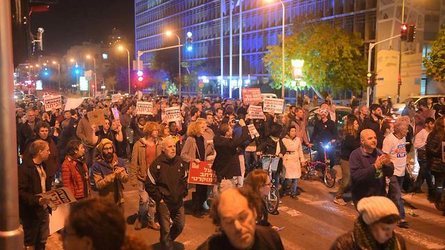 Anti-corruption protest in Tel Aviv, Saturday evening (Photo: Motti Kimchi)