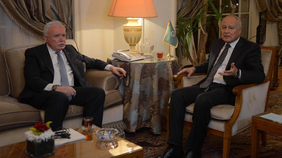 Palestinian Foreign Minister Riyad Al-Maliki and Arab League chief Ahmed Aboul-Gheit (Photo: AFP)