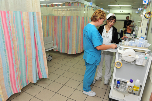 Медсестры в израильской больнице. Фото: ChameleonEyes shutterstock